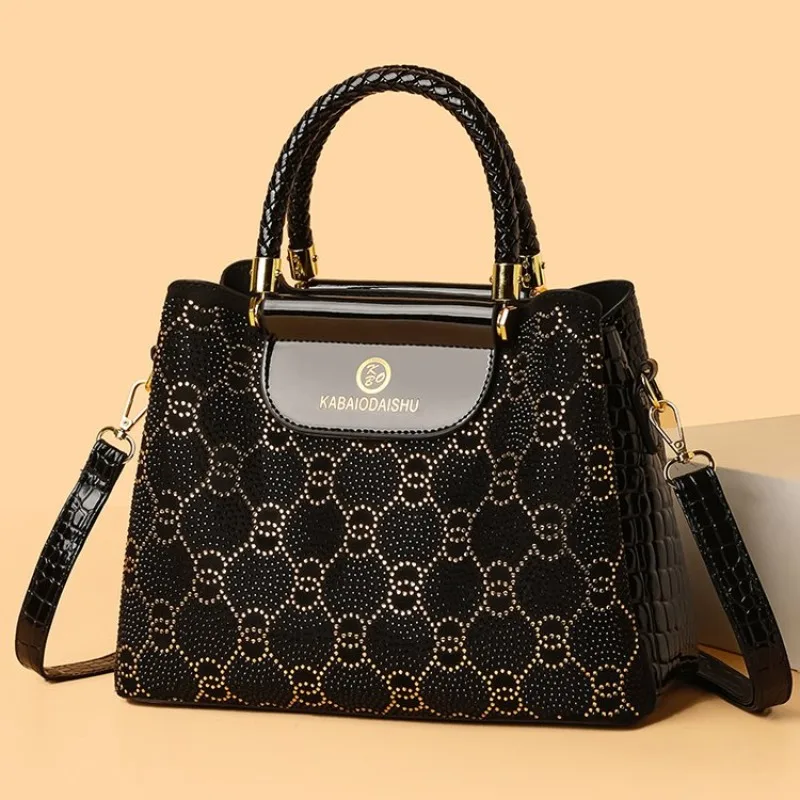 

Stylish Messenger Bag For Women A Functional Yet Fashionable Choice For Students And Creatives