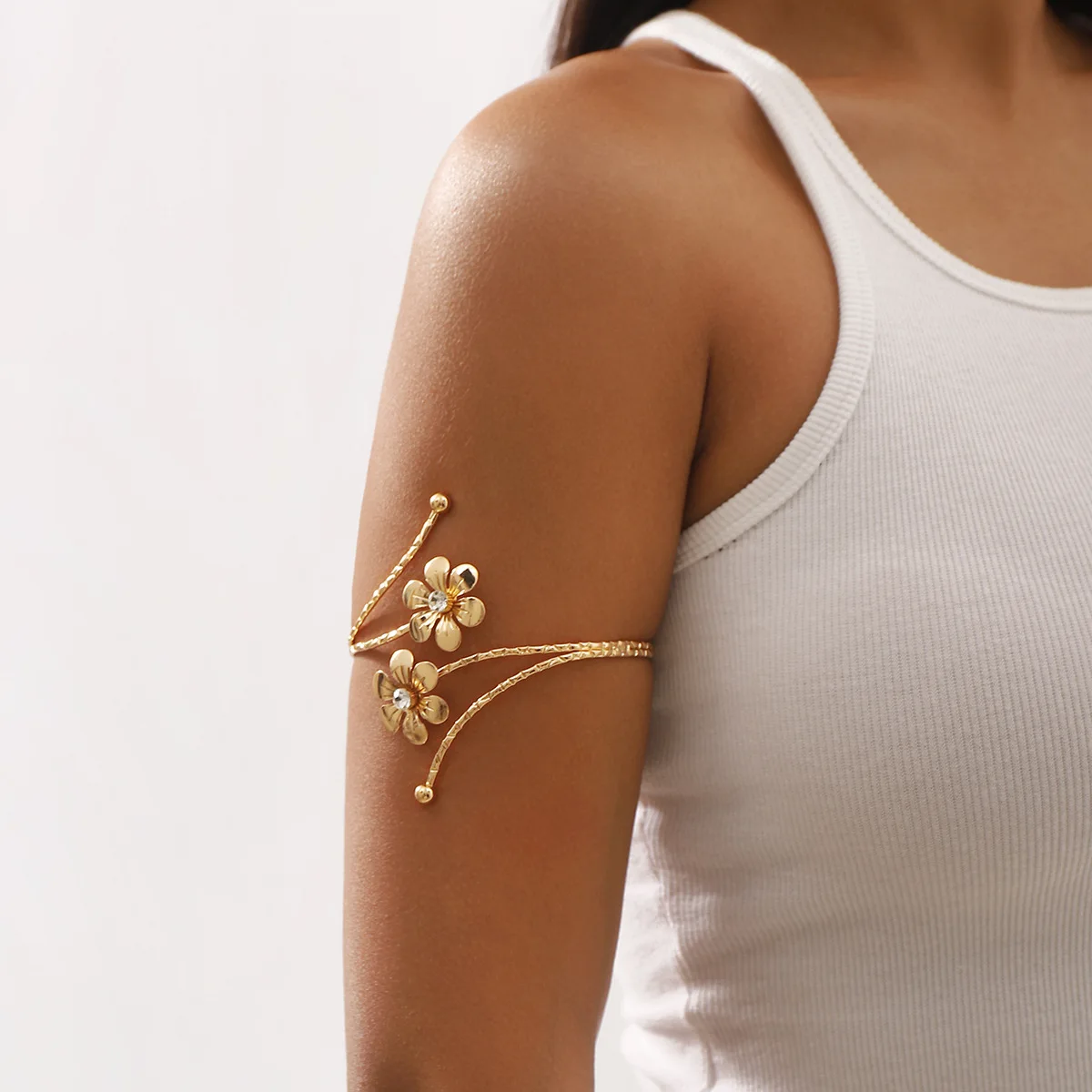 Upper Arm Cuff Bracelet Metal Flower Armband Summer Arm Bangle Armlet for Women Holiday Hawaiian Jewelry