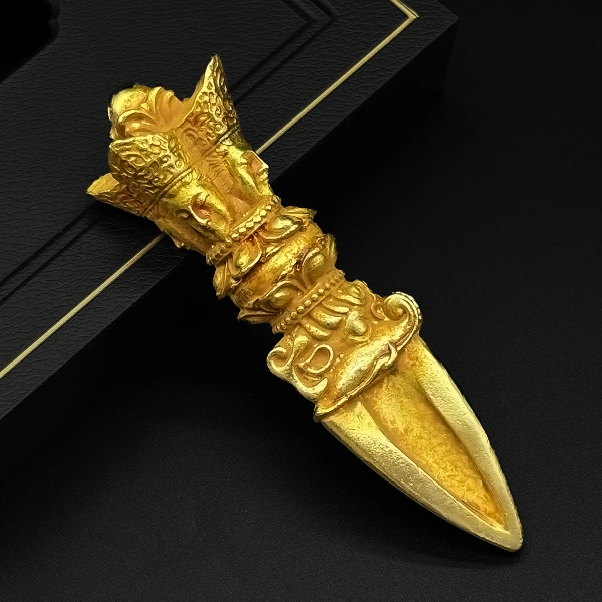 Diamond Demon Slayer Gold Metal Craft Handle, Home Feng Shui Ornaments, Antique Artifact Car Pendant, Holiday Gift