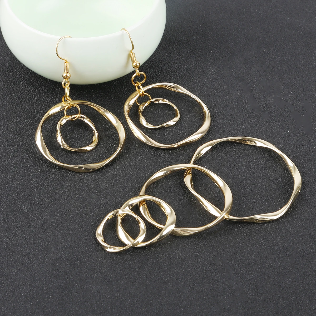 4Pcs/Pack 17/20/32/42mm Gold Color Plated Alloy Pendant Wavy Geometric Circle Charms For DIY Earrings Jewelry Making Accessories