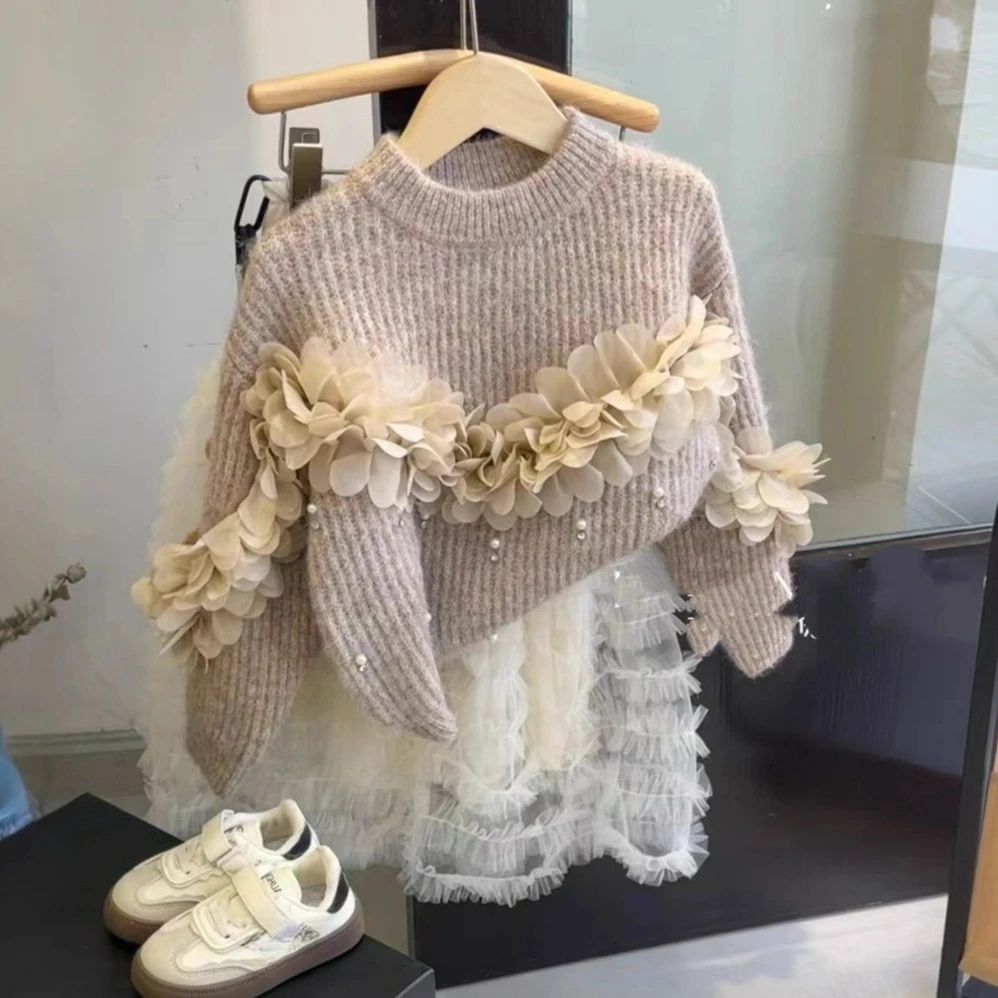 

2025 Girls' Autumn/Winter New Flower Heavy Industry Knitted Sweater Temperament Princess Style Soft Sticky Versatile Sweater
