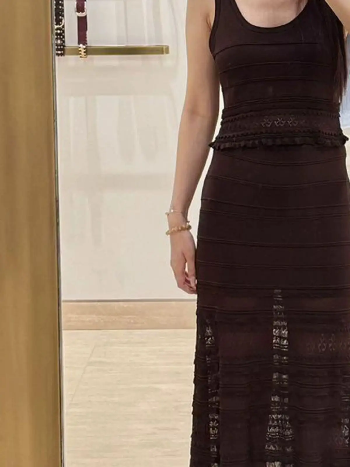 

Spring/Summer Women Hollow Sleeveless Knit Set O-Neck Slim Knitwear Short Top + High Waist Pleated Fashion Casual Maxi Skirt
