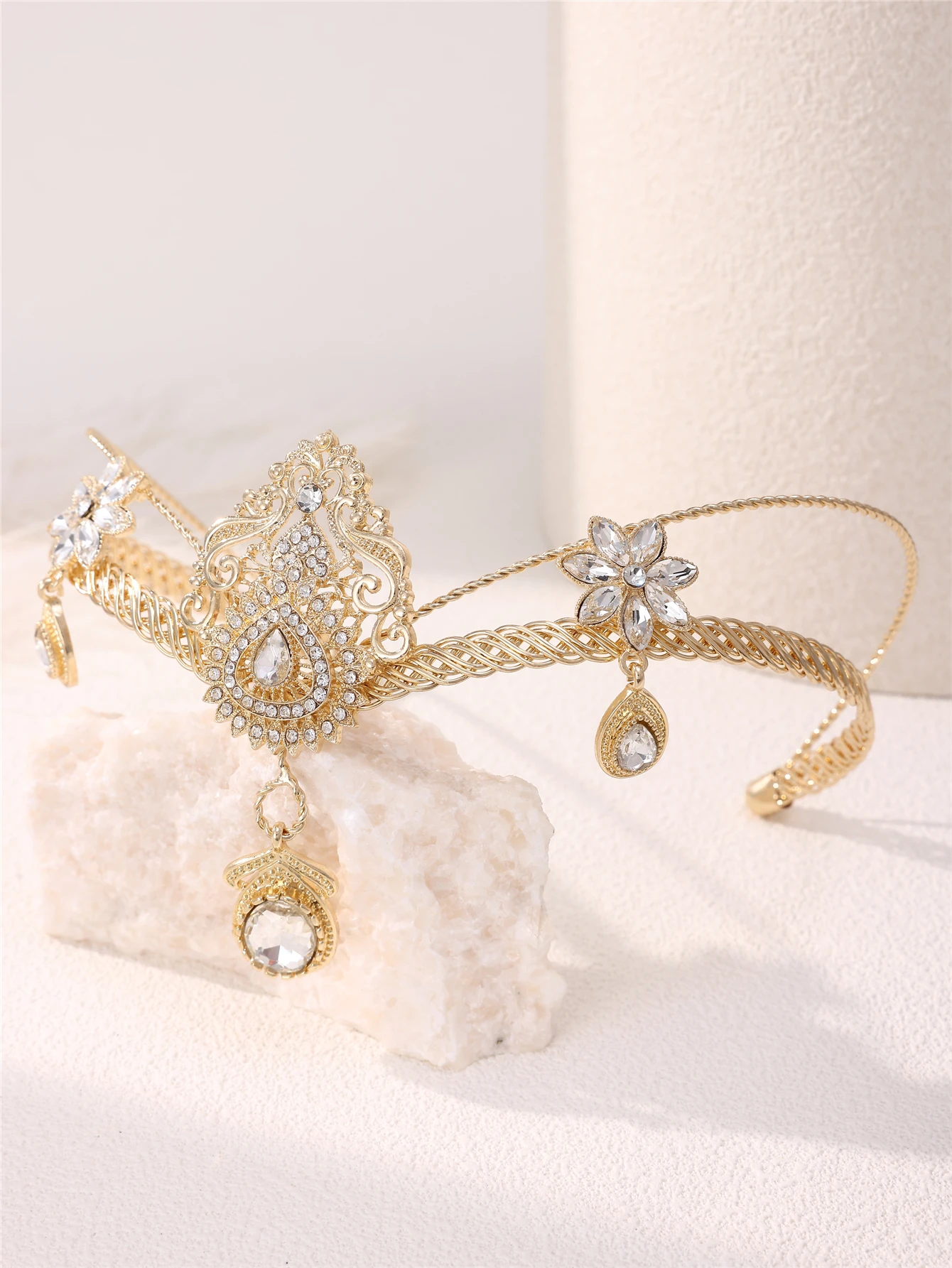 

Delicate Flower-shaped Water Drop Hair Accessories Middle Eastern Retro Bridal Headdress Hair Hoop-type alloy Crown