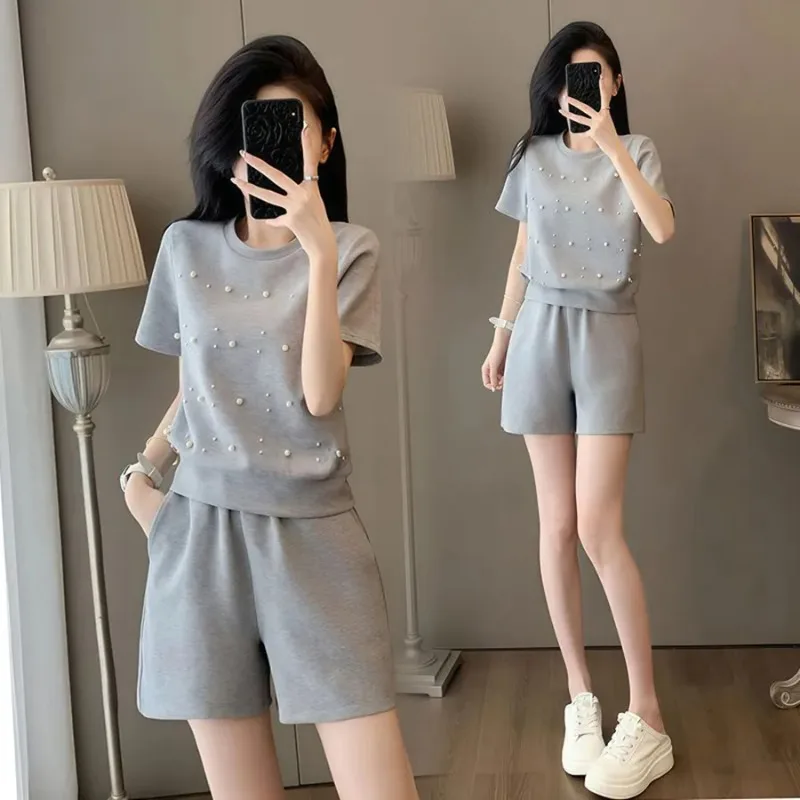 Women's Pearl Decor Two Piece Outfit Solid Color Short Sleeve T-Shirt and Shorts Set Casual Summer Sports Tracksuit Fashion