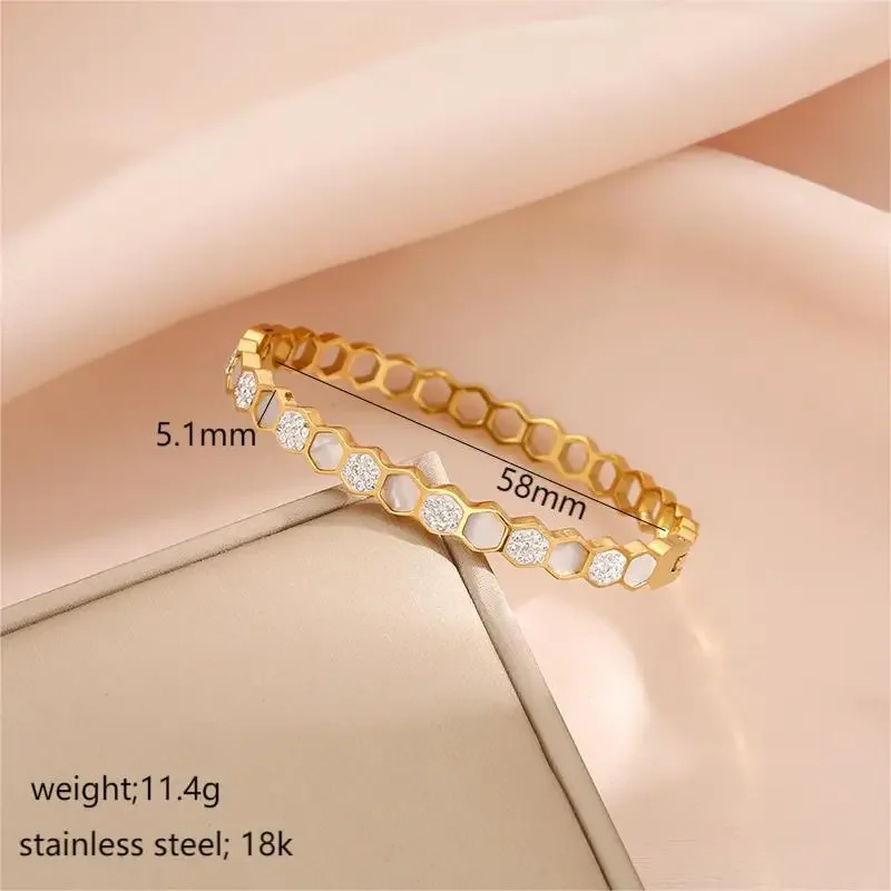 Unique diamond-shaped honeycomb bracelet, new summer collection, fashionable hexagonal titanium steel bracelet