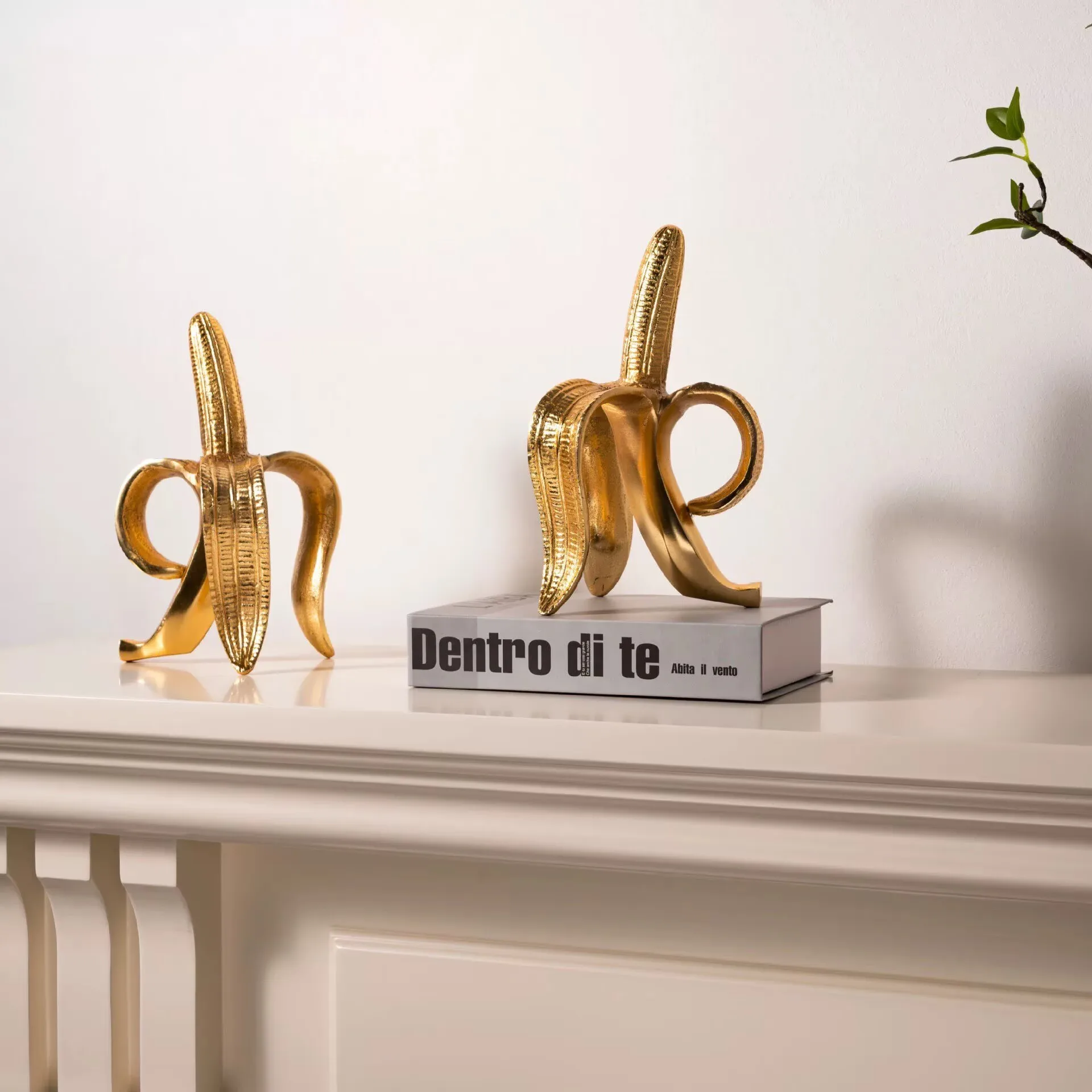 luxury golden banana book stall decoration art crafts creative ornaments furniture exhibition hall desktop decoration accessorie
