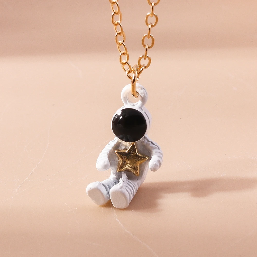 Aihua Hot Selling Alloy Spaceman Astronaut Necklace for Women Men Couple Matching Necklace Set BFF Best Friends Birthday Gifts