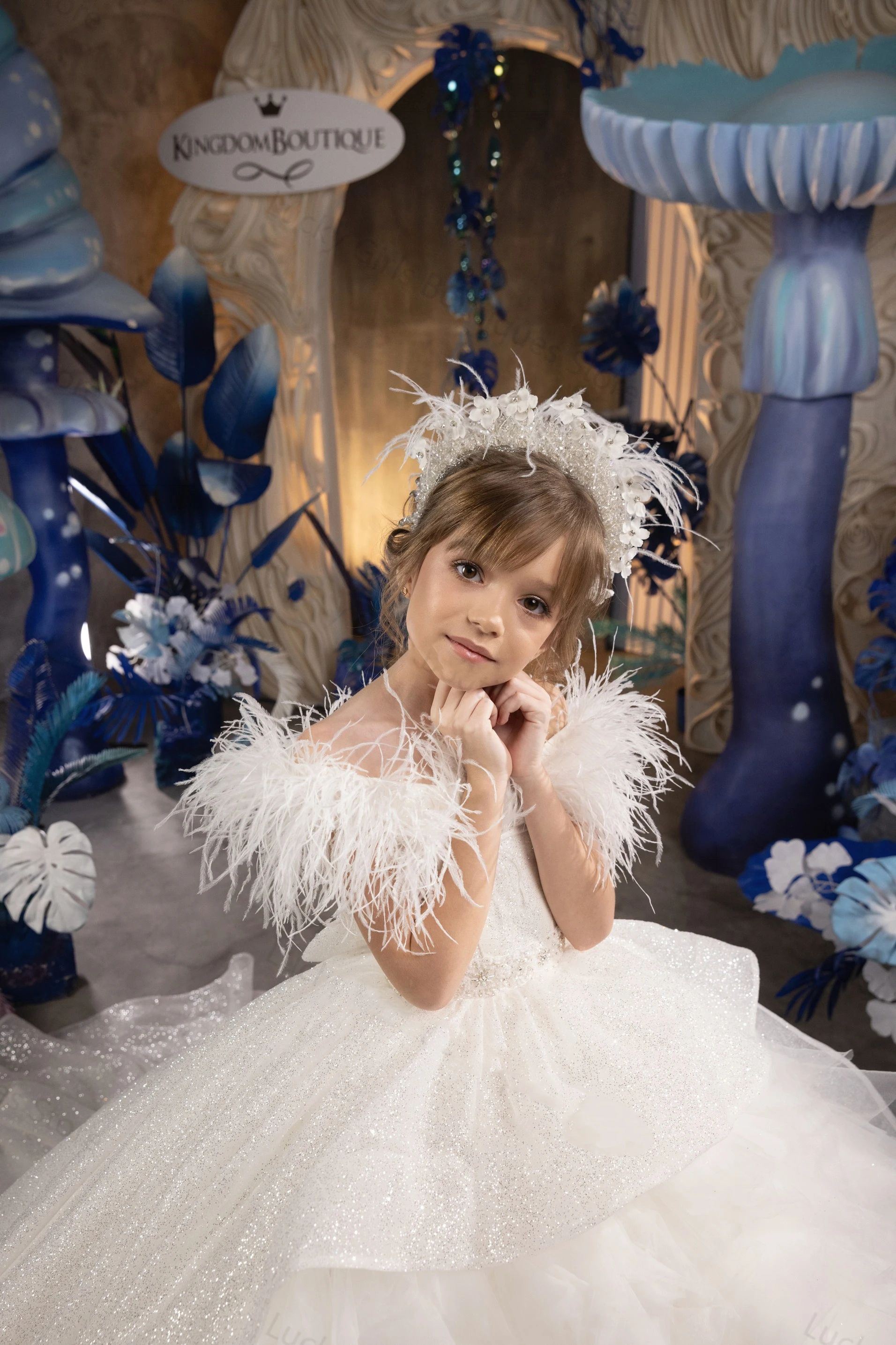 Vestidos de princesa de flores blancas para niña, vestidos de baile de primera comunión, lentejuelas de plumas, escalonadas, en capas, cumpleaños