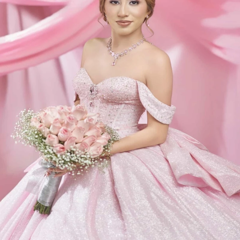

Light Pink Shiny Quinceanera Dresses Ball Gown Off The Shoulder Beading Crystal Bow Tull Party Birthday Sweet 16 Dress Vestidos