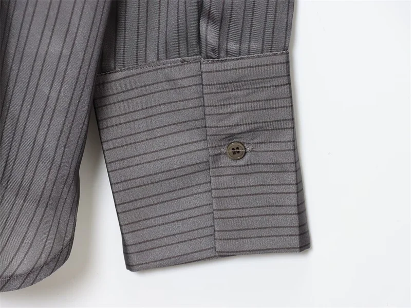 Damen-Hemd 2025, Herbst, neues grau gestreiftes Langarm-Hemd mit Taschendekor und Band, lockere Passform, lässige Mode, Freund