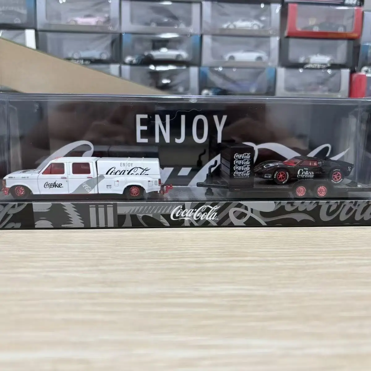 M2 Ford Trailer Set GT40 Racing Car 1:64 Alloy Finished Model, Brand New Boxed