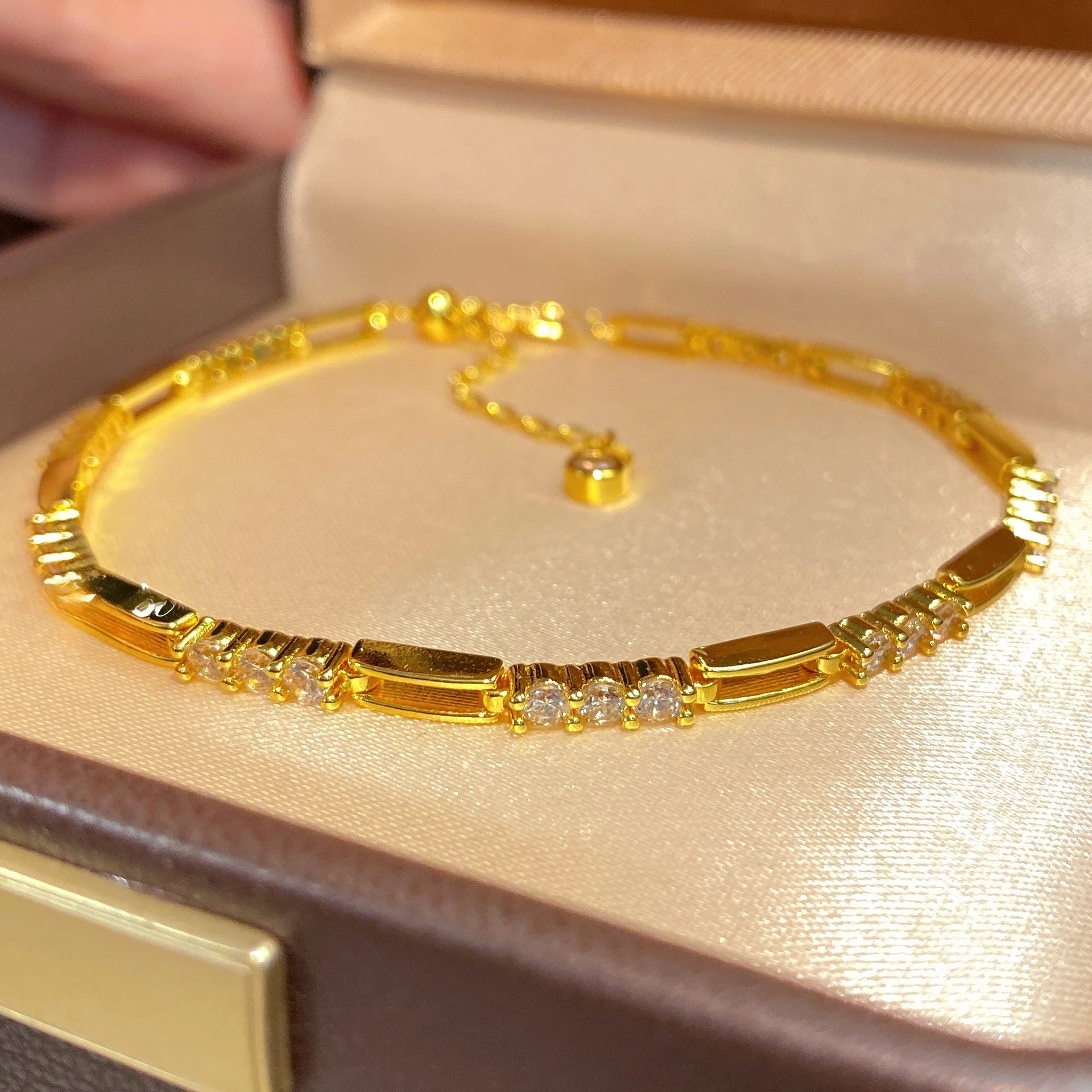 925 Sterling Silver Light Luxury Splicing Round Diamond Zircon Return Chain Women's Elegant Fashion Bracelet