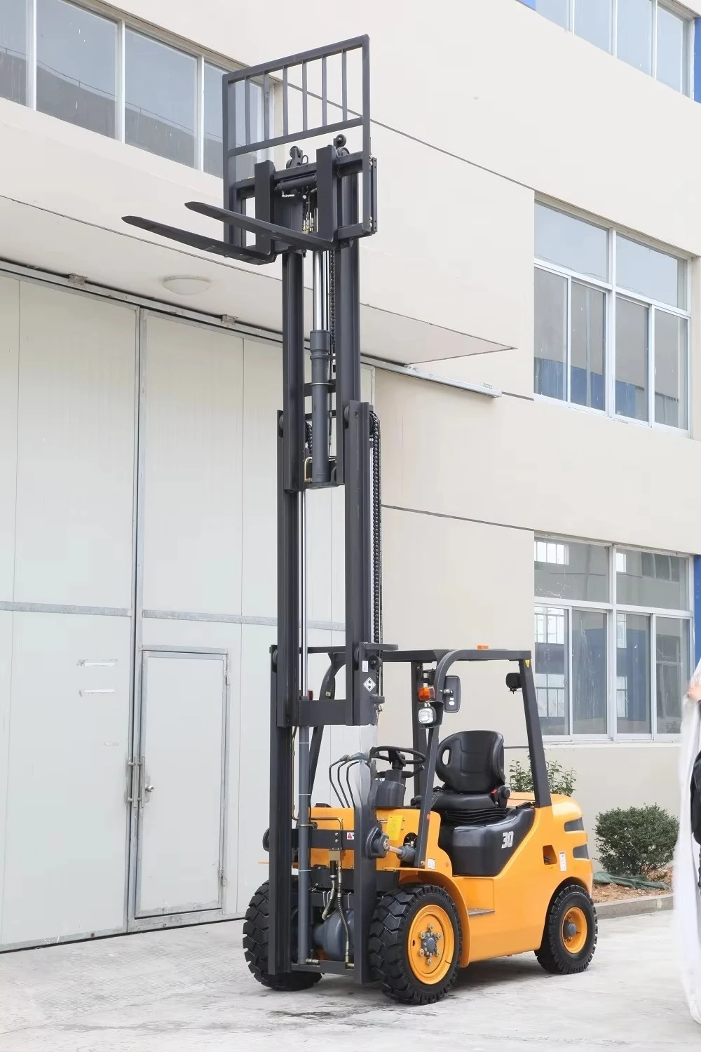 3T Diesel Forklift with  Engine 3m Lifting Height