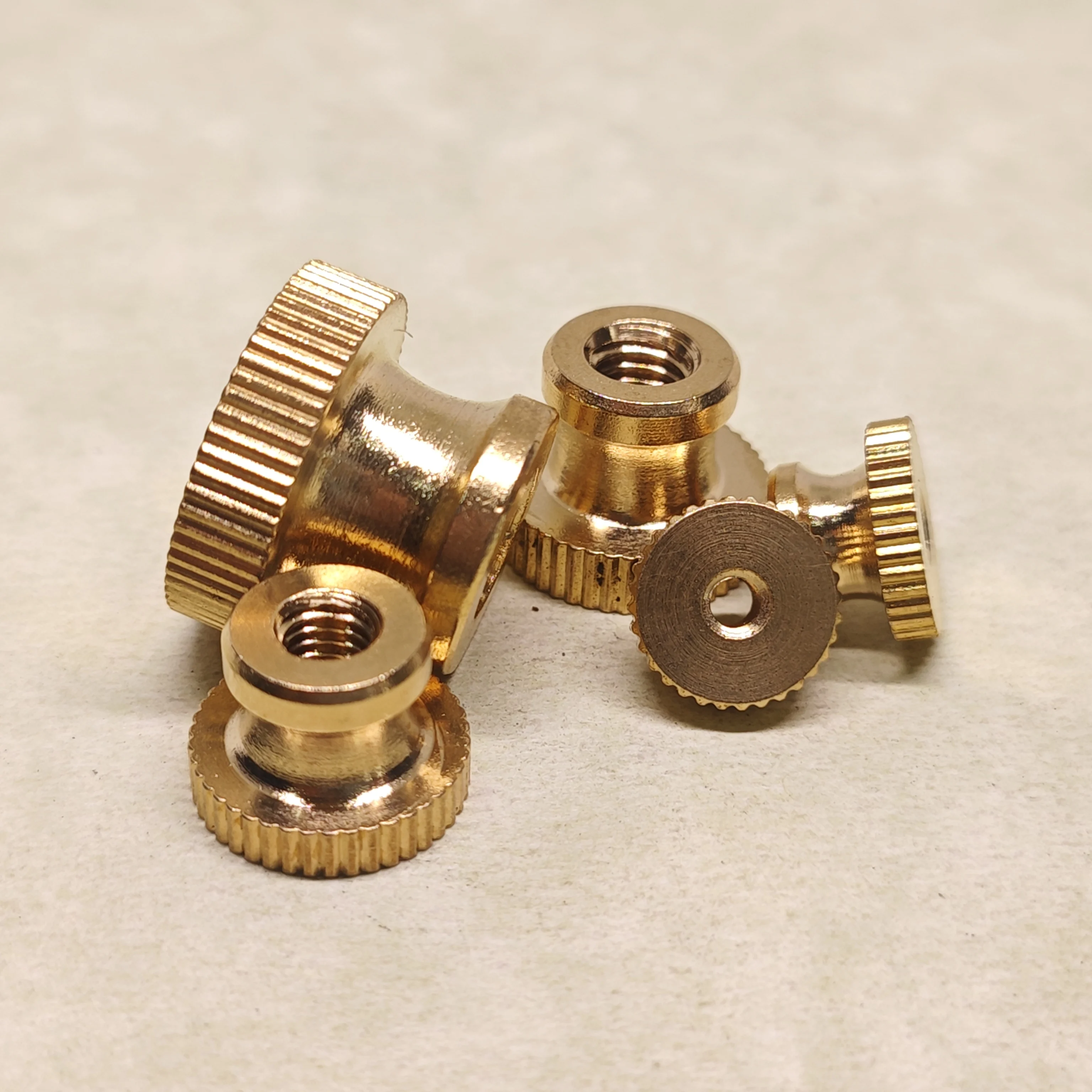 2-5 Stück Messing-Rändelmutter, gerändelte Handspannmutter aus Kupfer, M3 M4 M5 M6 M8 Messing – Detail 2