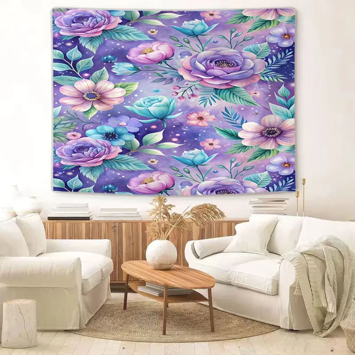 

Гобелен с цветочным узором на белом фоне: свежий декор для стен спальни, идеально подходит для создания уютной атмосферы в стиле мягкой цветочной эстетики.