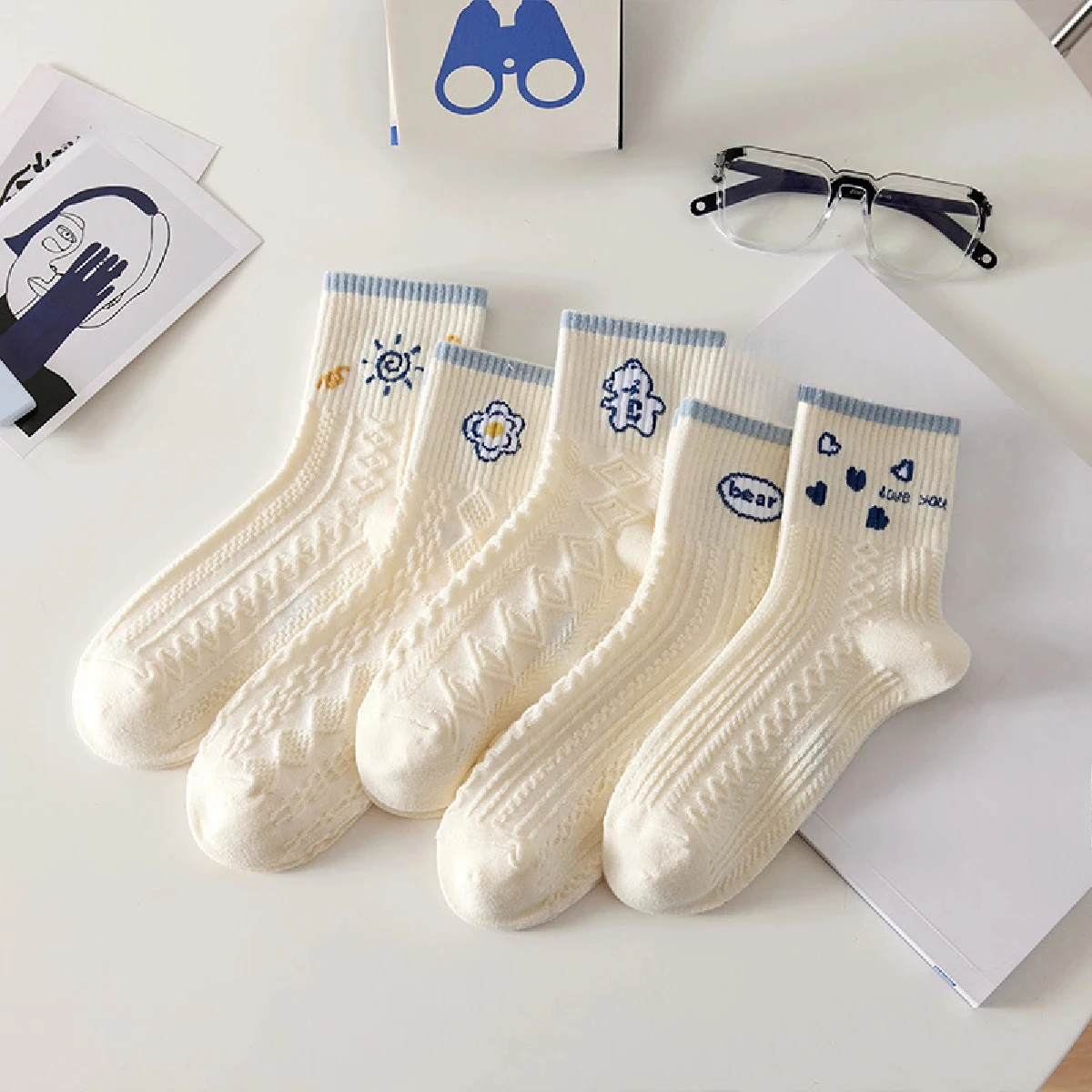 

5 Pairs of Fresh Sun Student Lady Autumn and Winter Tube Socks