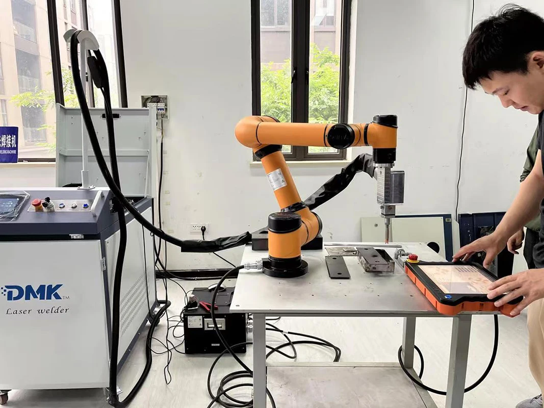 Collaborative Robots AUBO-i5 For Fiber Laser Soldering For Multiple Fields Application