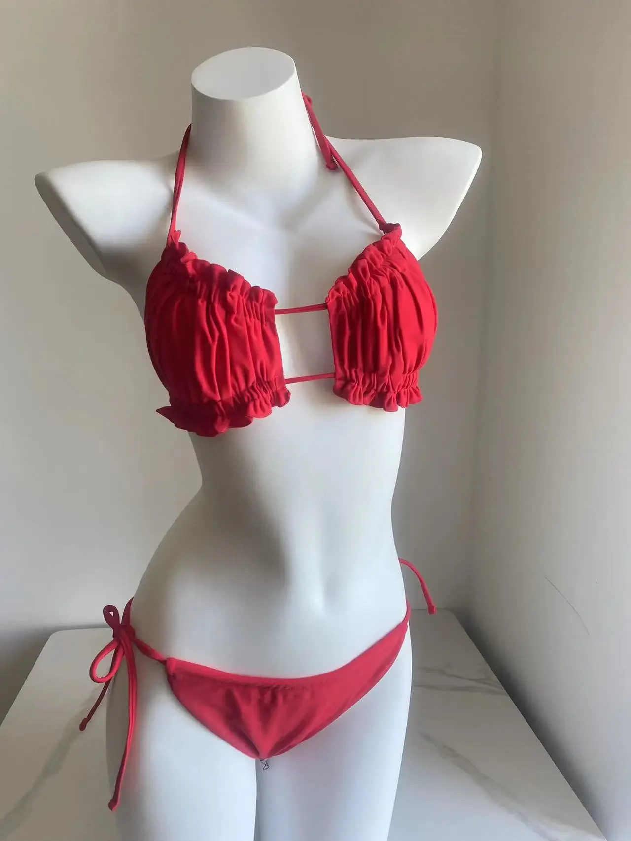 

Sexy Pleated Cut-out Bikini with Bra Pads, Front Wrinkle Swimsuits, European American Women Beach Swimwear mini thong bikini set