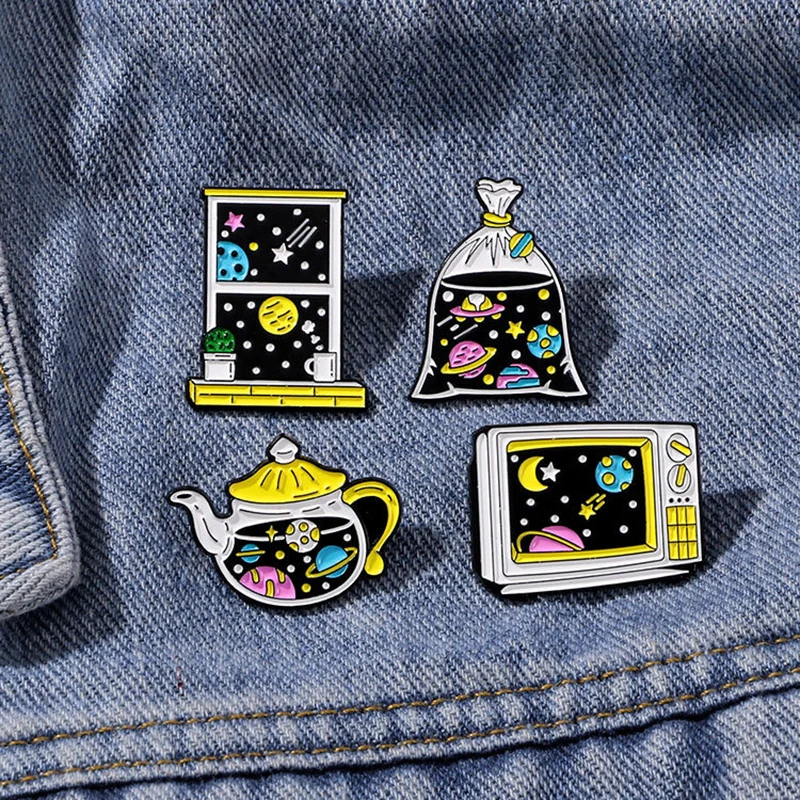 Creative Planet Brooch Spaceship Water Bag Star Windowsills Retro TV kettle Planet Space Metal Badge Punk Lapel Pin Jewelry Gift