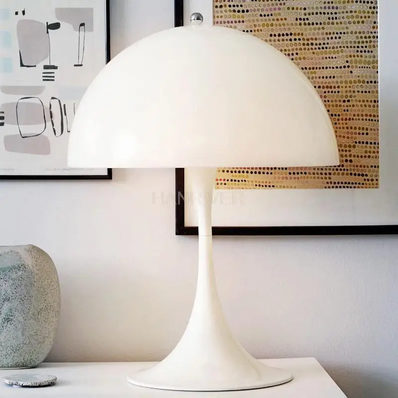 Creative Mushroom Table Lamp Bedroom Bedside Lamp Modern Minimalist Home Decor Desk Lamp Office Study Reading Lighting Fixtures