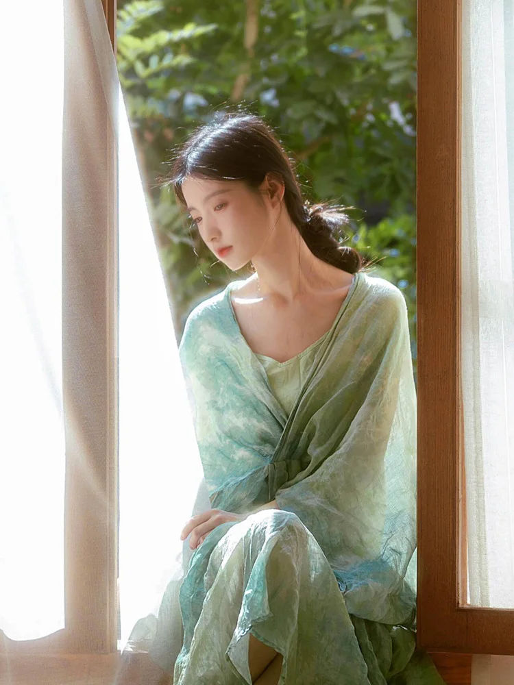 

New Chinese Style Art Photo Studio Spring Seasonal Beautiful Girl Mysterious Atmosphere Light And Shadow Clothing for Women