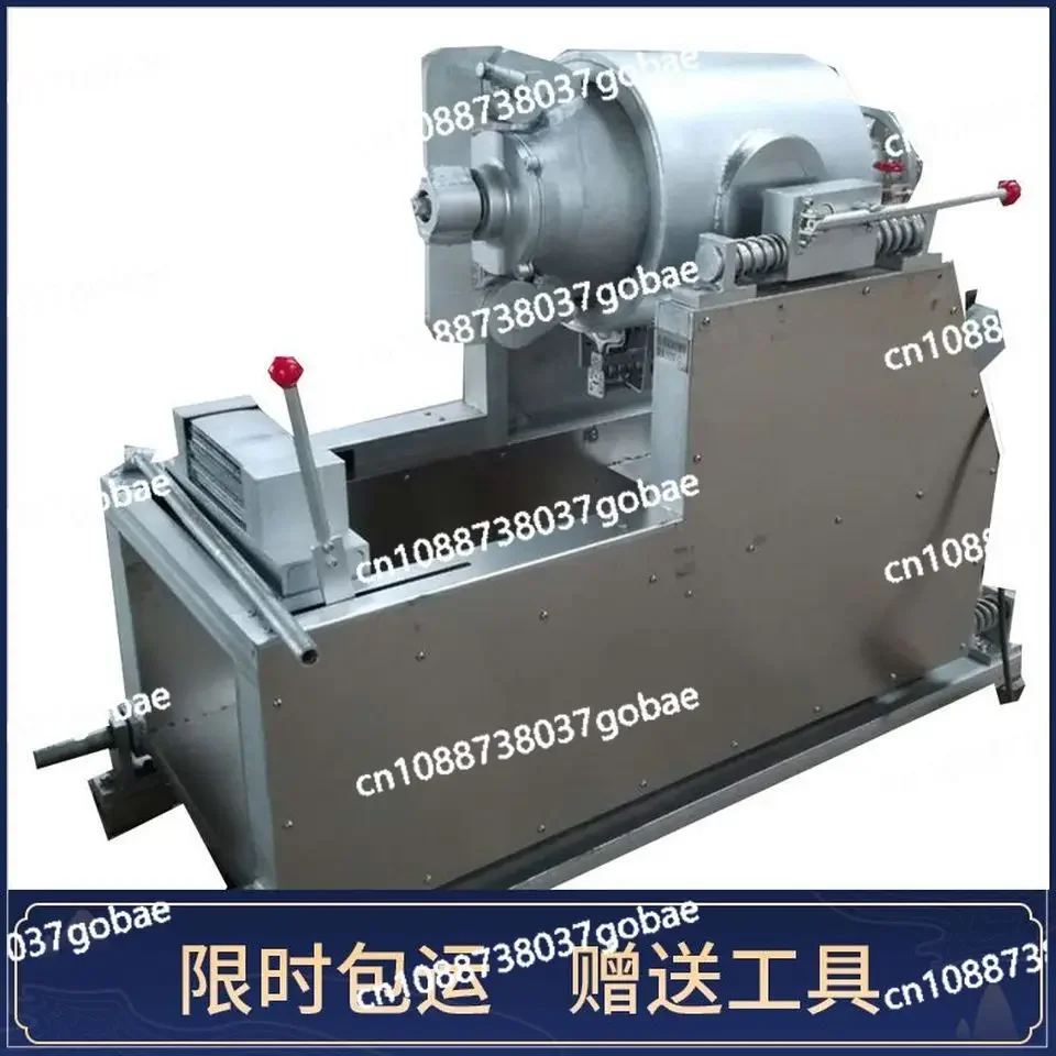 Imitation of traditional cannon large-capacity liquefied gas flow extruder