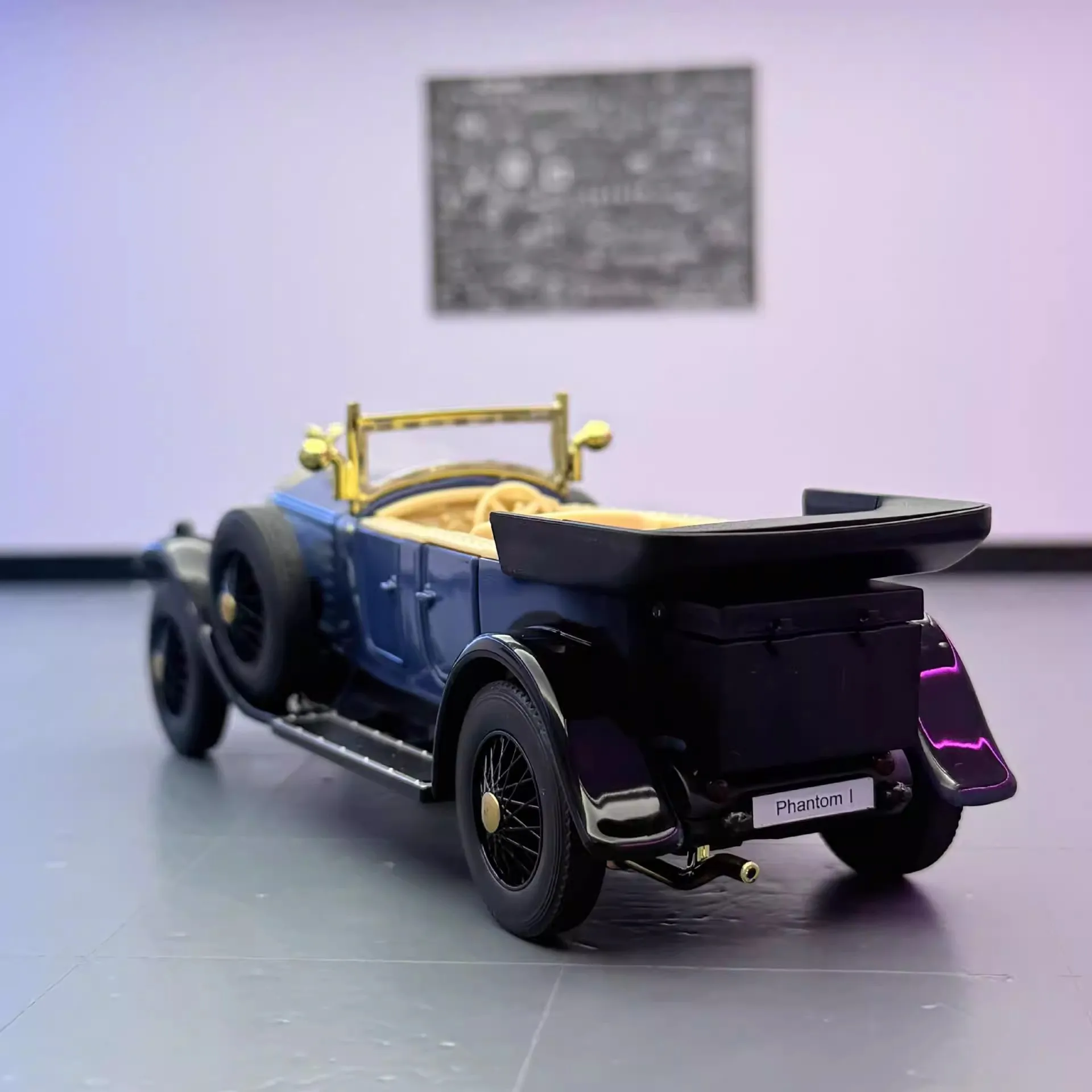 

Масштабная модель автомобиля 1:32 Phantom 1925, винтажный автомобиль из литого сплава со звуком и светом, детская игрушка, коллекционный предмет, подарок на день рождения