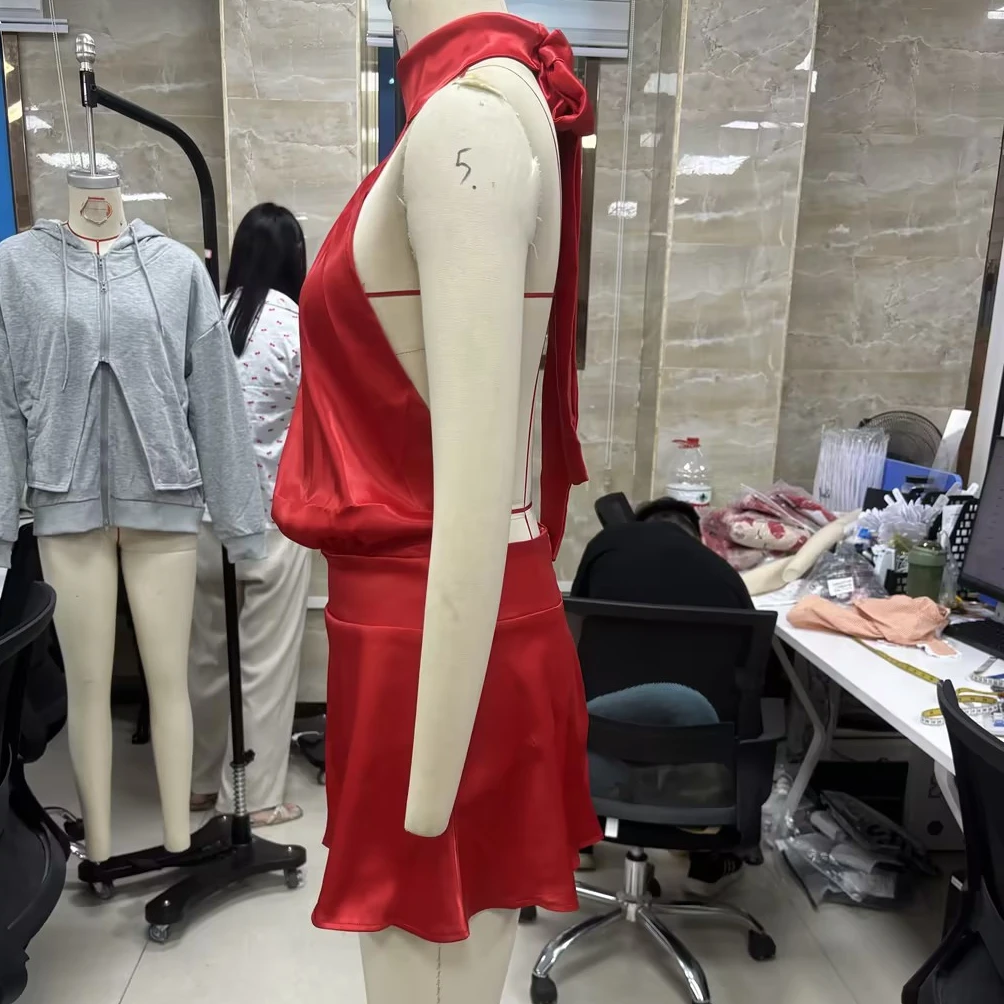 우아한 여성용 러플 홀터넥 미니 드레스 여름 패셔너블한 솔리드 컬러 민소매 백리스 새틴 드레스