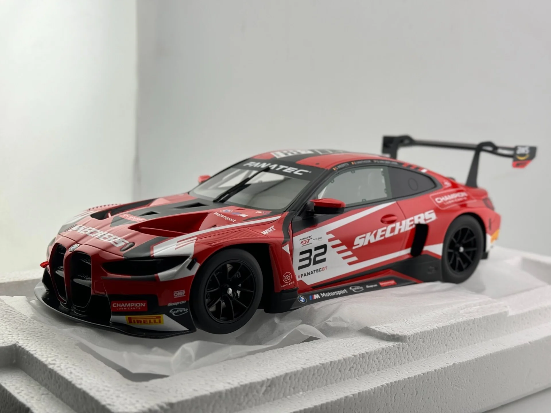 

Diecast TOP 1/18 Scale BMW M4 GT3 #32 Car Model