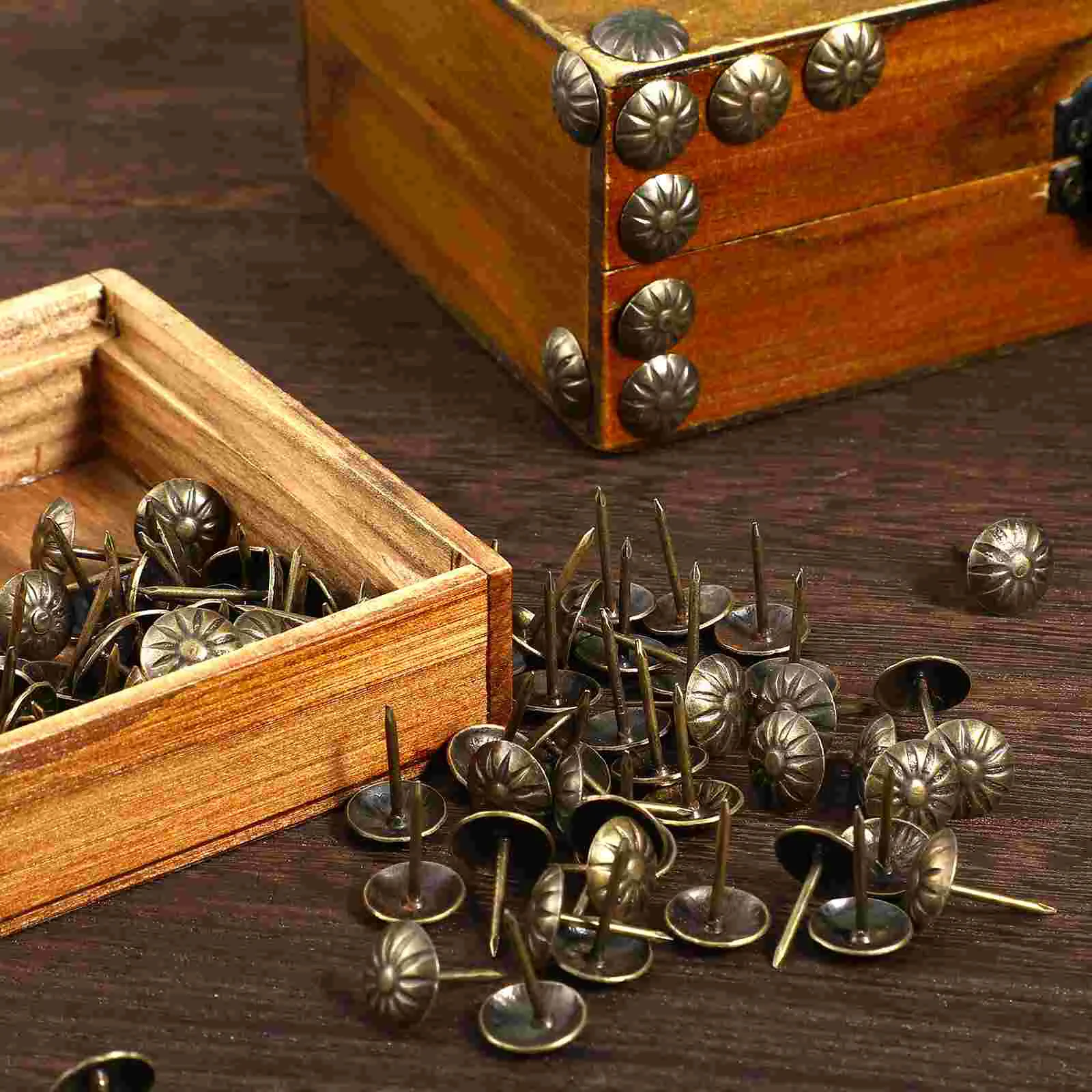 100 ชิ้นเบญจมาศฟองเล็บ Vintage Decor Upholstery Tacks ตกแต่ง Heavy สําหรับโซฟาเหล็กเฟอร์นิเจอร์แม่ทองเหลือง