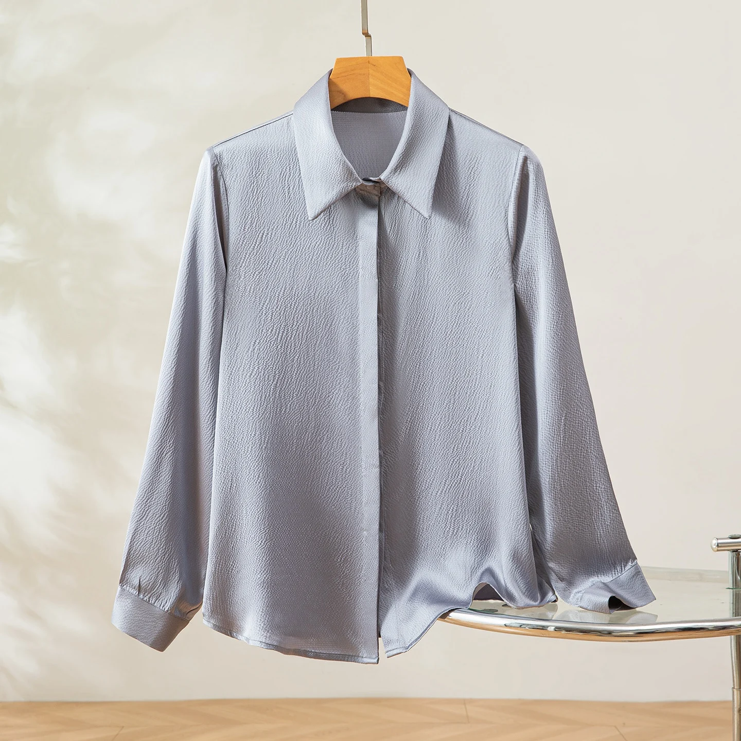 قميص Winsleter-100% أنيق من الحرير الحقيقي، ياقة مقلوبة من الساتان اللؤلؤي، بلوزة فضفاضة للتنقل المهني للسيدات، شتاء 2025 جديد T5N503CC #2