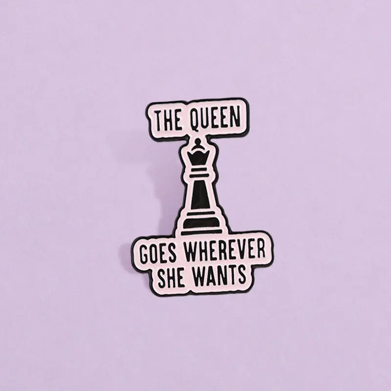 Creative Chess Piece Brooch The Queen English Slogan Alloy Badges Pins DIY Clothing Bags Shoes Hat Scarf T-shirt Jeans Decor