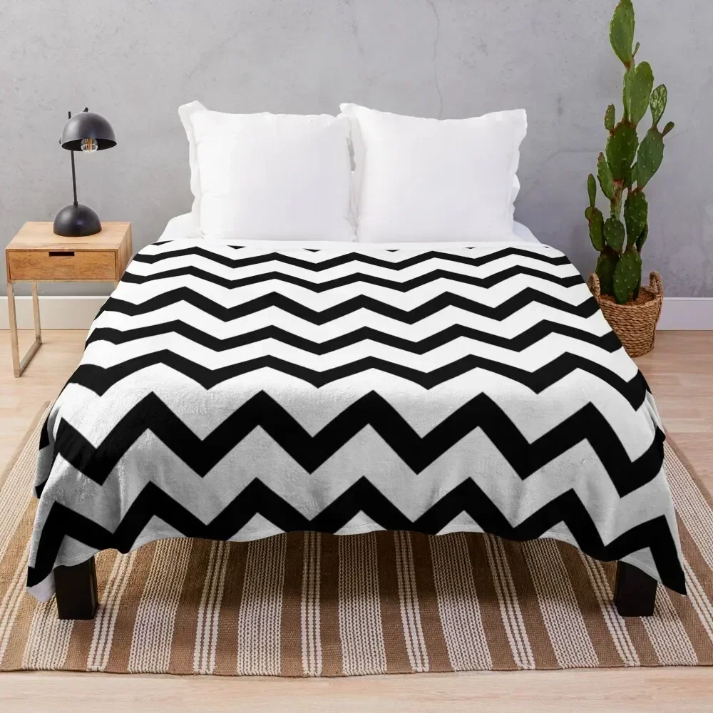 

Simple Black and white Chevron pattern Throw Blanket Cozy Warm Blanket for Bed Room Decor