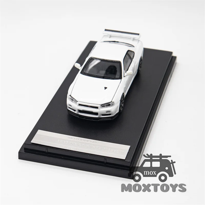 Motorhelix 1:64  SKYLINE GT-R R34 V Spec II Diecast Model Car