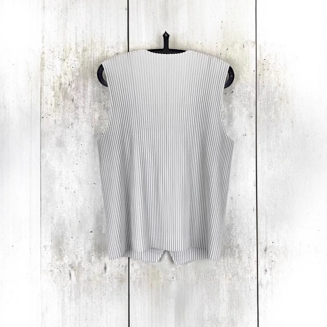 Miyake Fold New 2025 Fashion Vest, Vest, Men's Wear, Fold Classic, Spring/Summer Loose, Pleated, Fashionable, Casual, Versatile