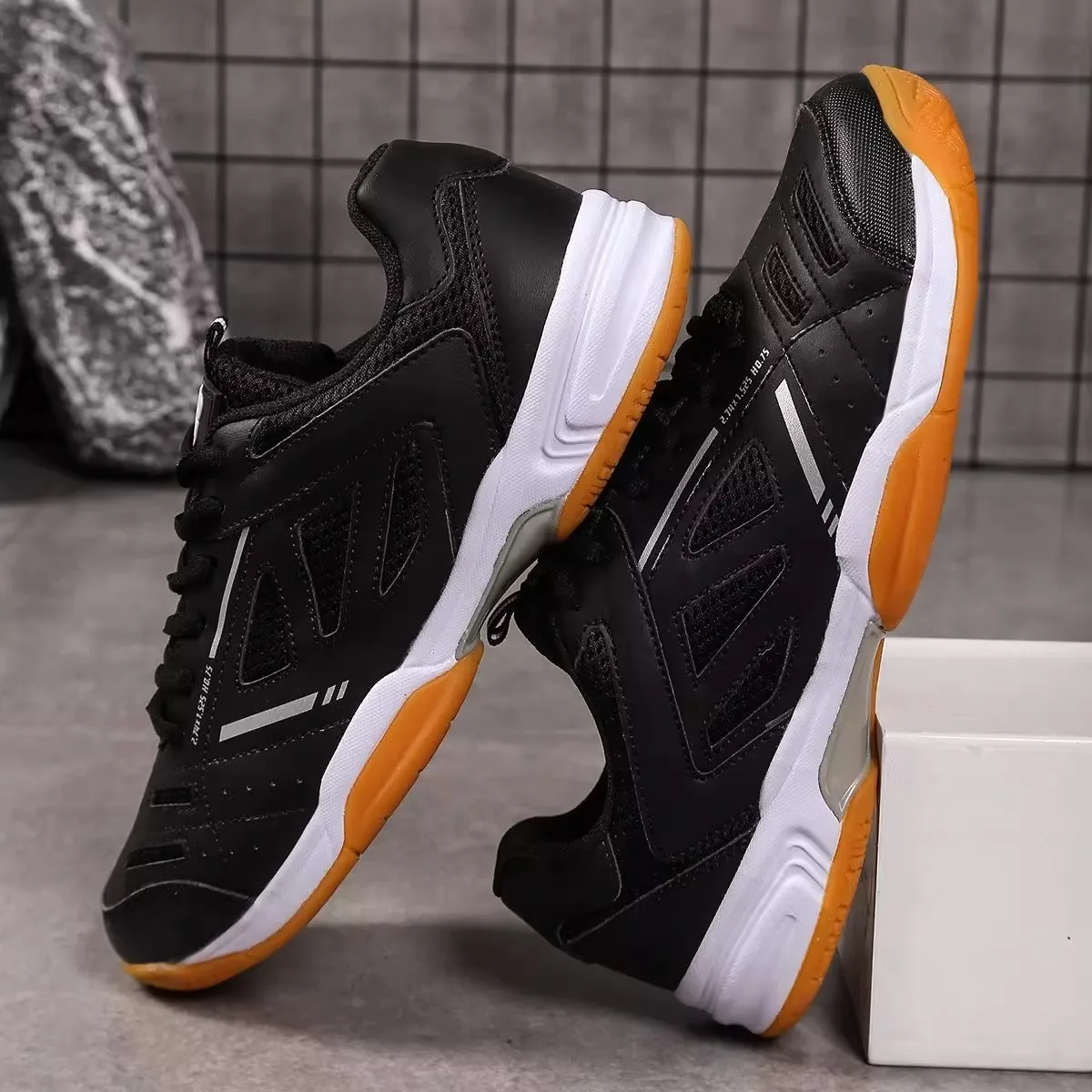New Lightweight Professional Competition Badminton Shoes, Tennis Training Shoes, Comfortable Badminton Shoes