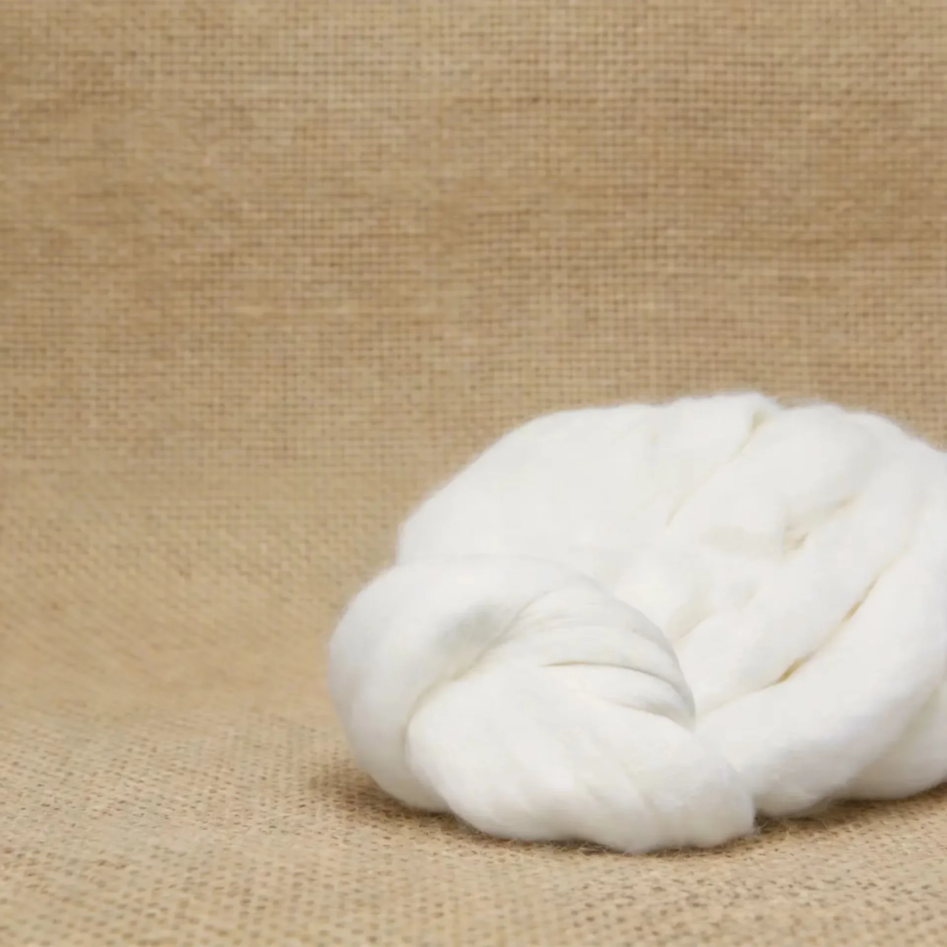 

Eco-friendly Machine Made Mulberry Silk Floss – Double Cocoon, Breathable Anti-mite Quilt Filling