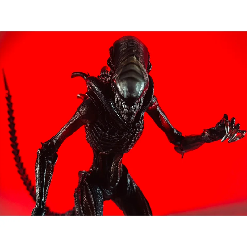 Nowy oryginał w magazynie Neca Alien: Romulus Scorched Xenomorph Anime rysunek Alien figurka lalka posągi ozdoba zabawka prezent dla dzieci