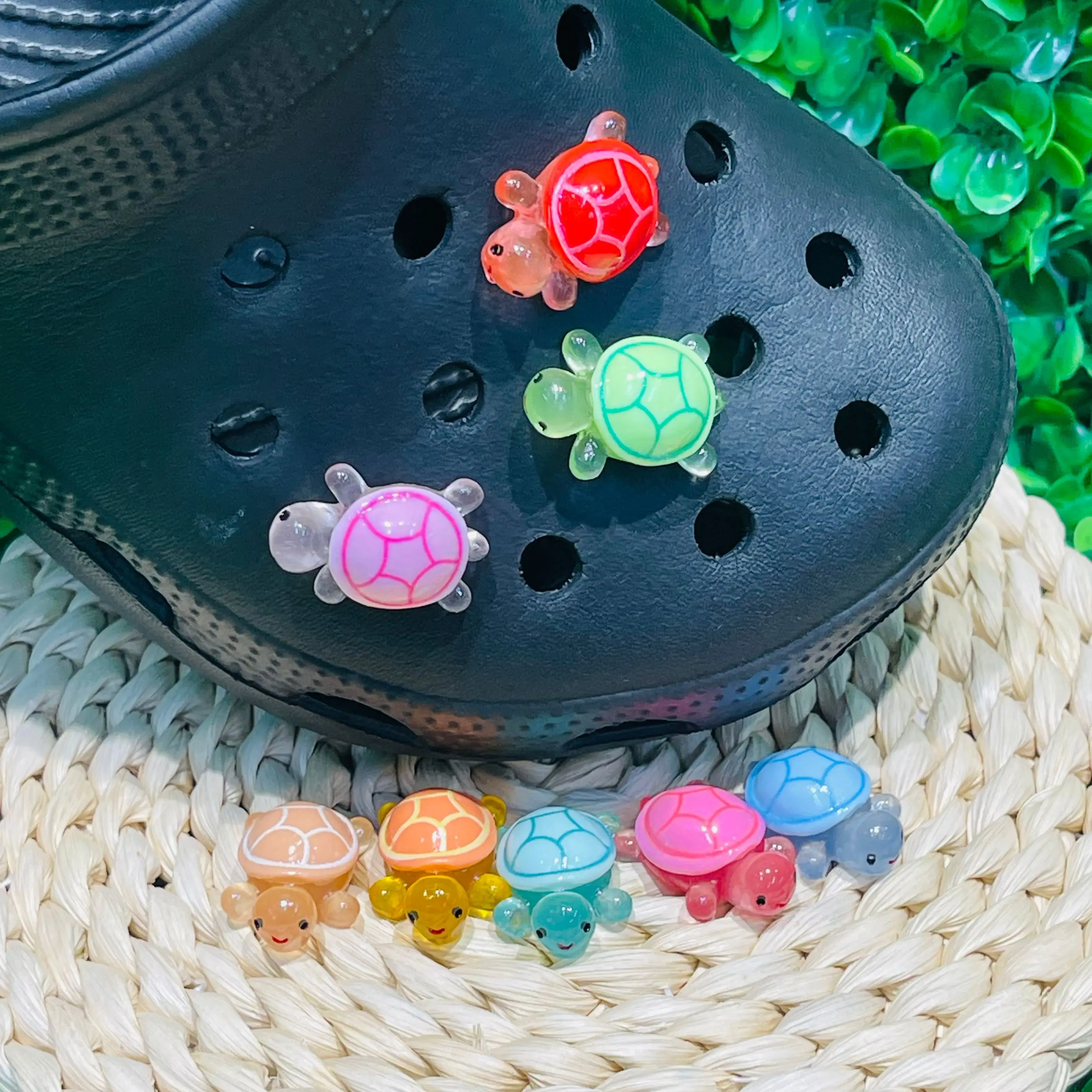 4-8Pcs/Set Shining Luminous Turtle Shoe Decoration Charms Resin DIY For Women Garden Sandals Shoes Accessories Kids Party Gift