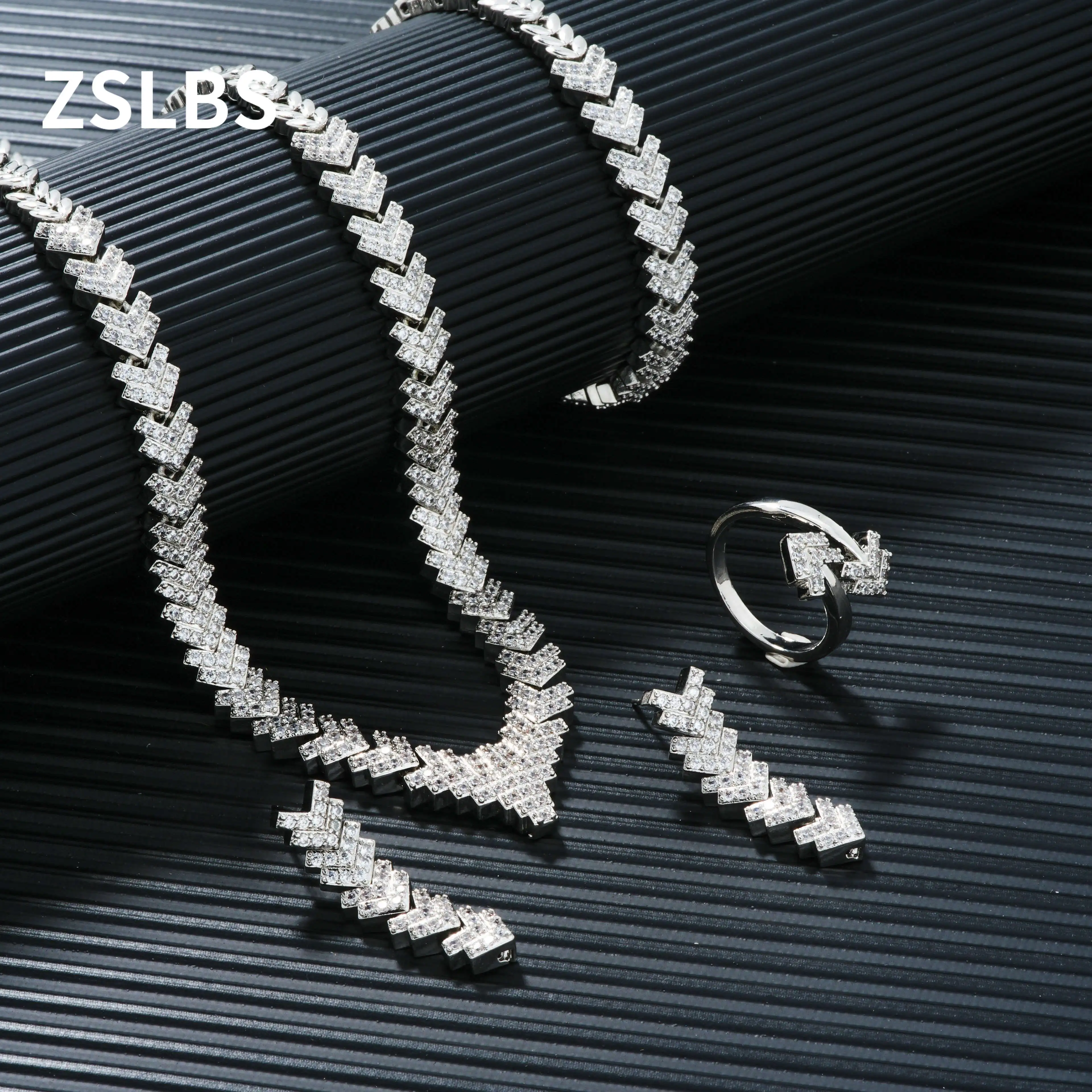 

ZSLBS 4pcs/set Fashion Exquisite Luxury Elegant Zircon Jewelry Set Women's Birthday Anniversary Gift