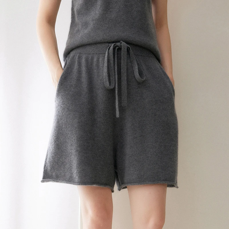 Women's High-Waisted Cashmere Shorts Elastic Waist Knitted Warm Pants Solid Color Autumn Winter Fashion Pure Cashmere Short Pant
