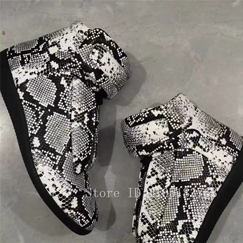 Snake Pattern Leather Men Sport Shoes Round Toe Lace Up High Top Sneakers Lager Size Fashionable Casual Shoes