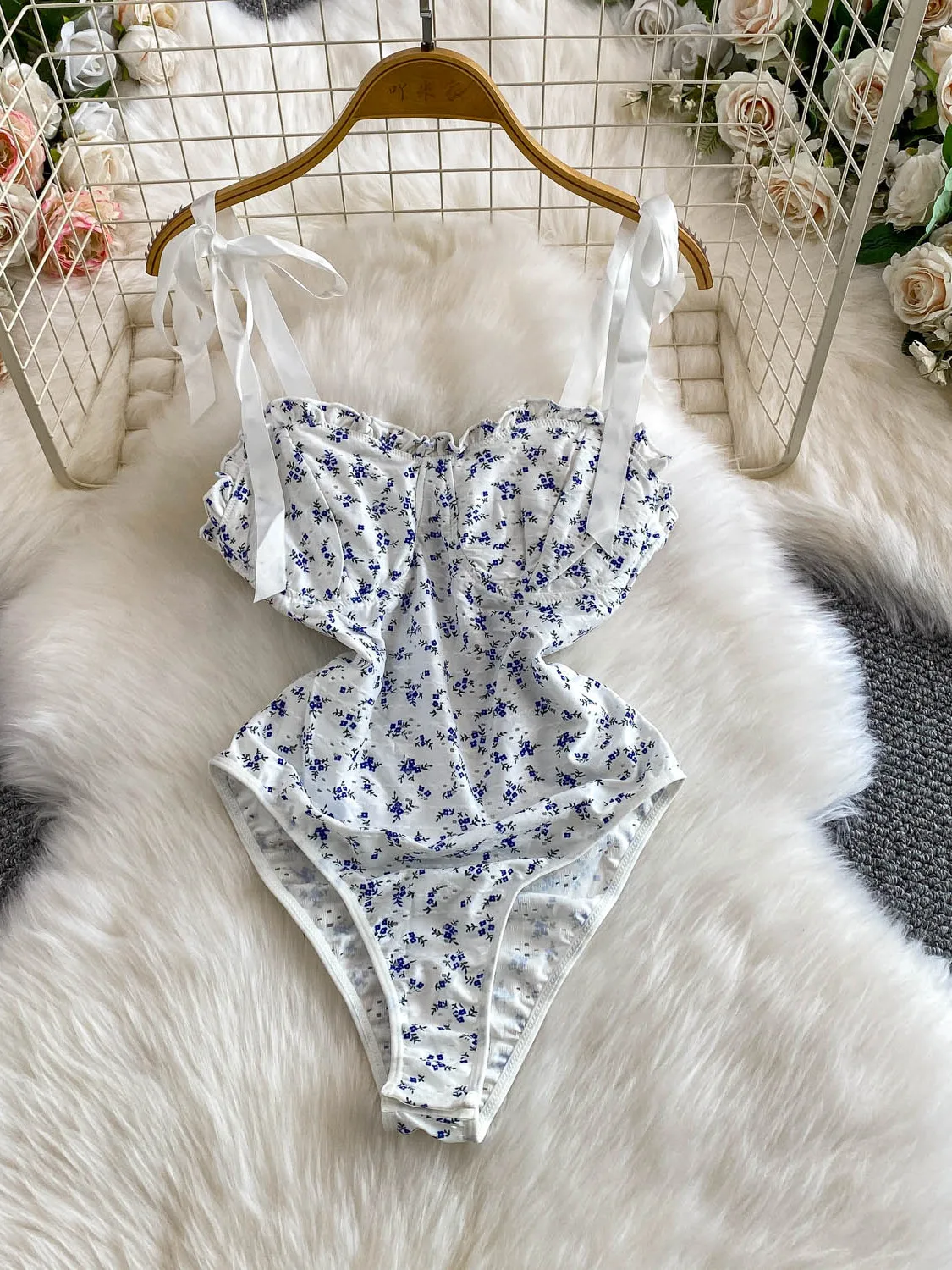 

Женские комбинезоны с белым цветочным принтом Y2k, винтажные комбинезоны с открытыми плечами, экзотические сексуальные комбинезоны, кокетка, одежда, летняя одежда