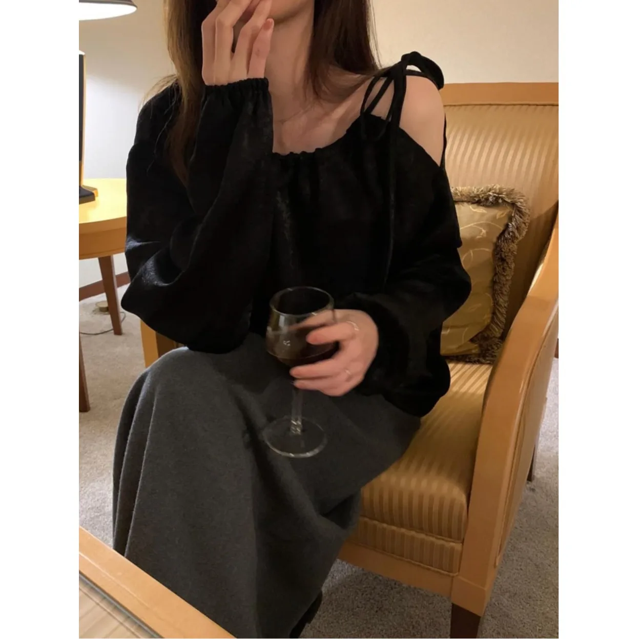 أنيقة نقية الرغبة oulder عارية التعادل الحلو لطيف Sle التخسيس الأعلى للنساء ربيع 2025 أوائل الموسم وصول جديد