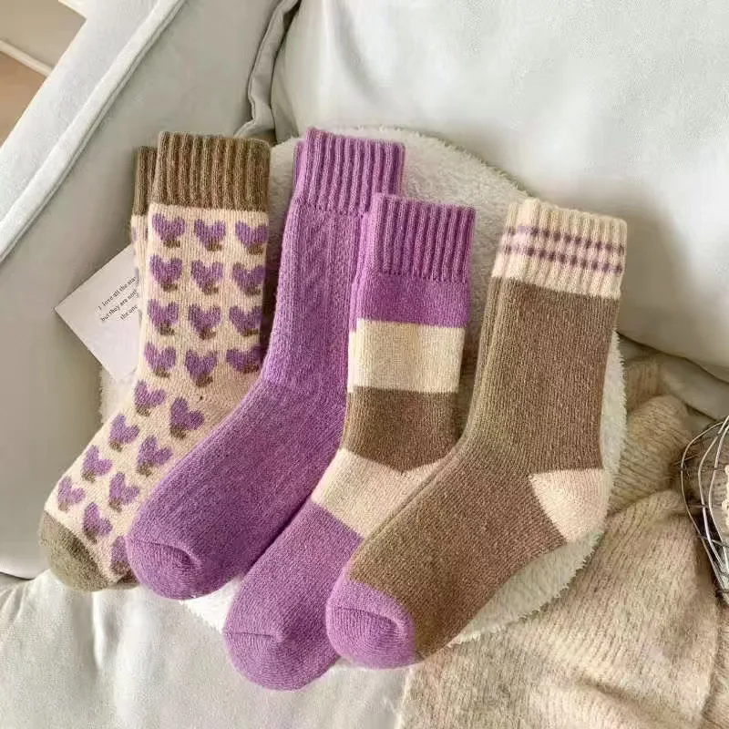 4 Paar warme Winter-Socken mit Liebesherz für Damen, mittlere Kissen-Crew-Socken, einfarbig, gemütliche Thermo-Baumwollsocken