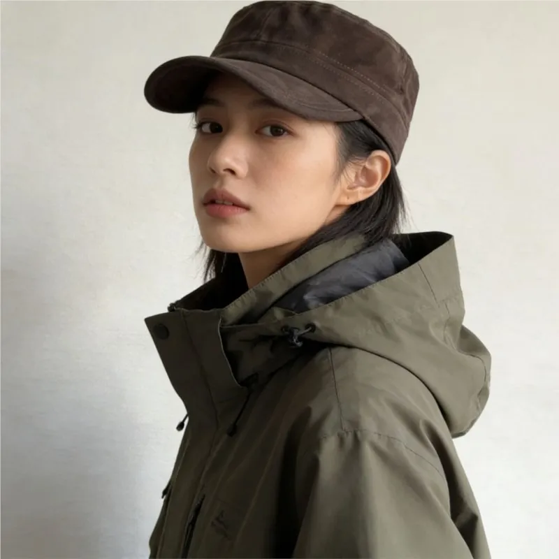 The velvet flat-topped hat has a great and is versatile for street It's half-brim short-brimmed knight