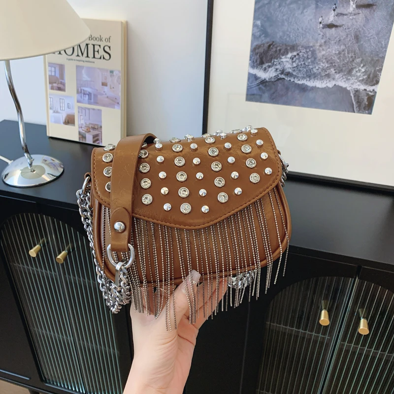 NET red texture small crowd bag female 2024 spring and summer new fashion female bag foreign air tassel chain messenger bag