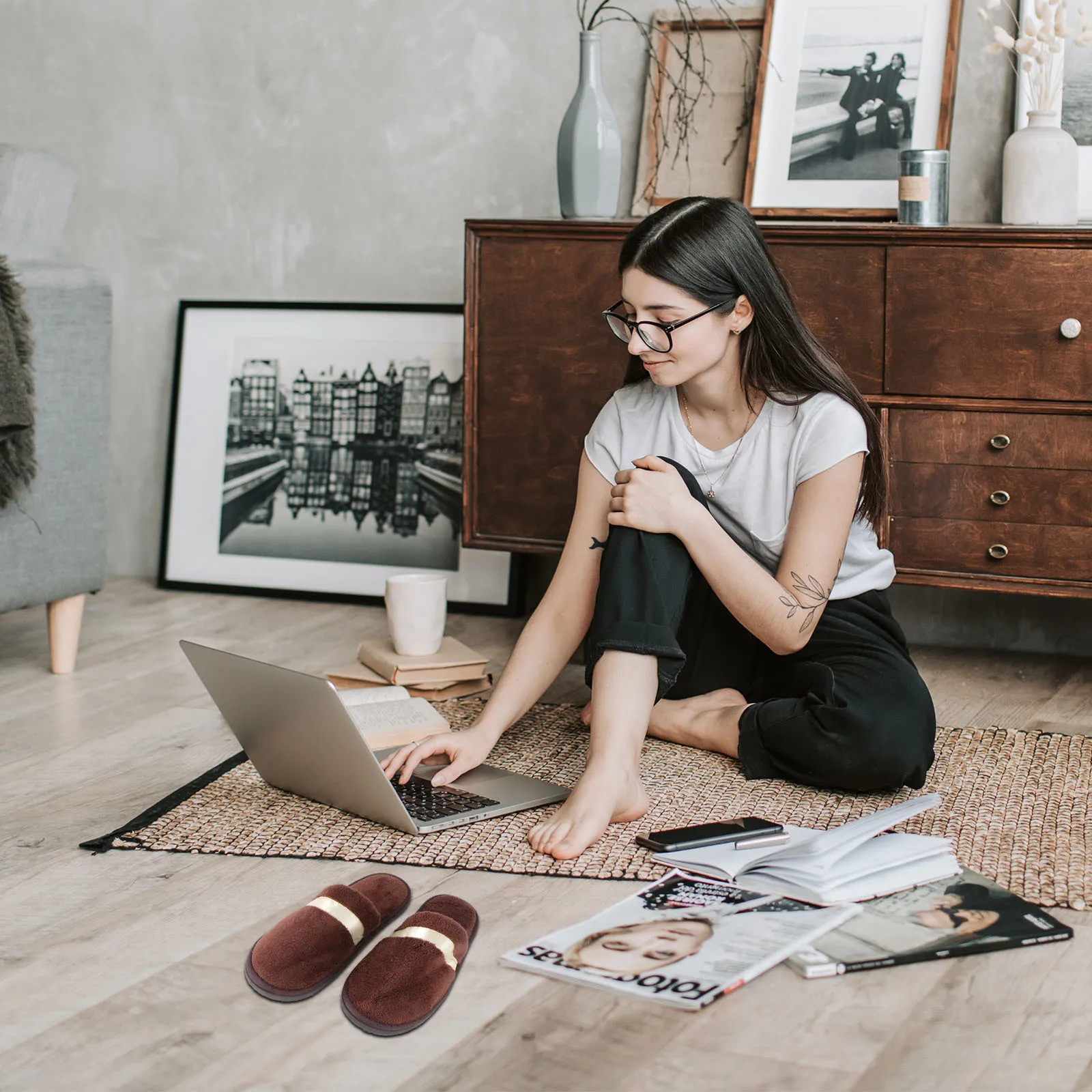 

Thick Coral Fleece Unisex Winter Slippers Anti-Skid Home Household Guest Indoor Hotel Spa Warm Soft Comfortable