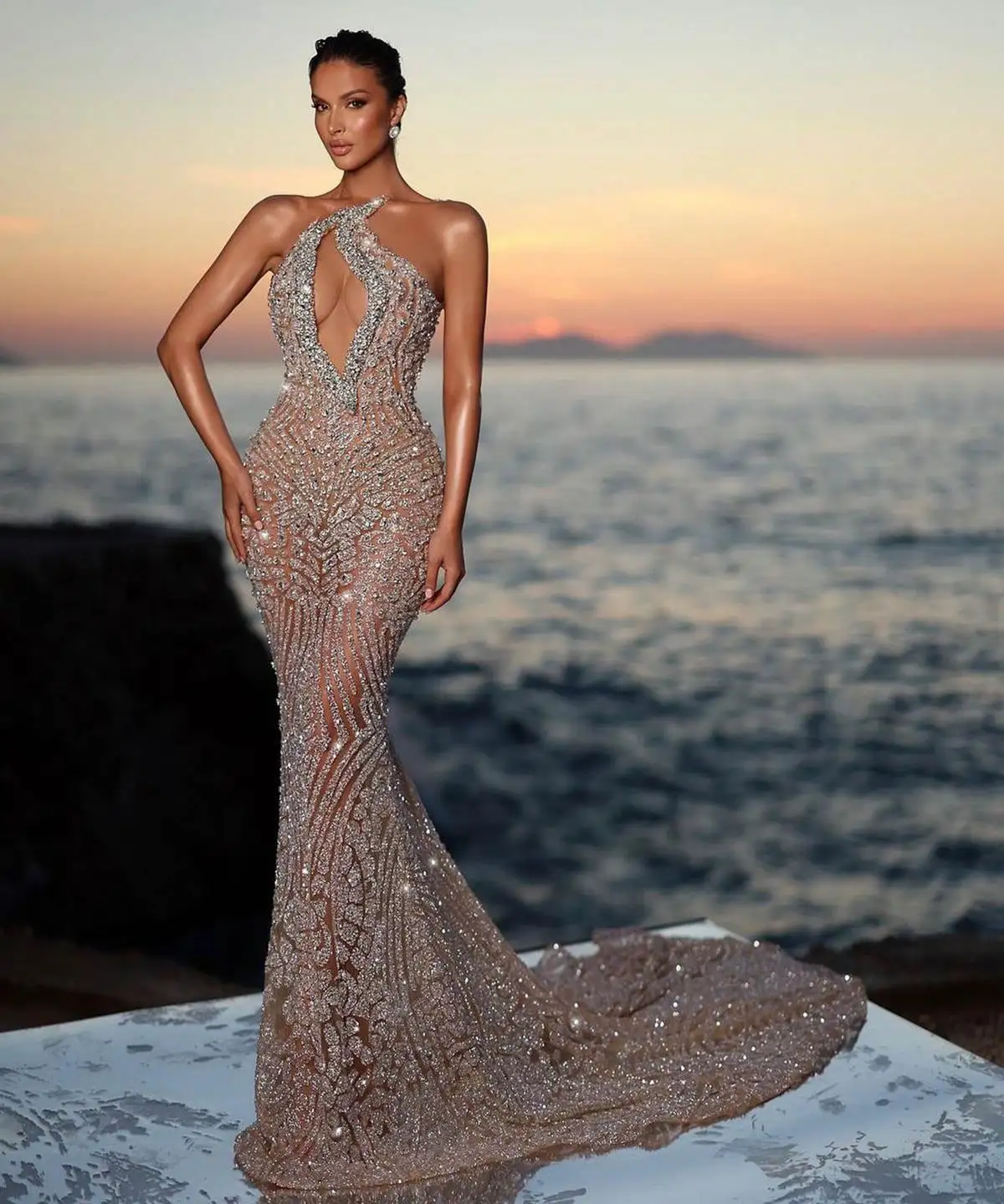 Luxurious Mermaid Prom Dresses Sequins Crystal Evening Gowns Beading Illusion Sleeveless Party Dress Customized Robes de soirée