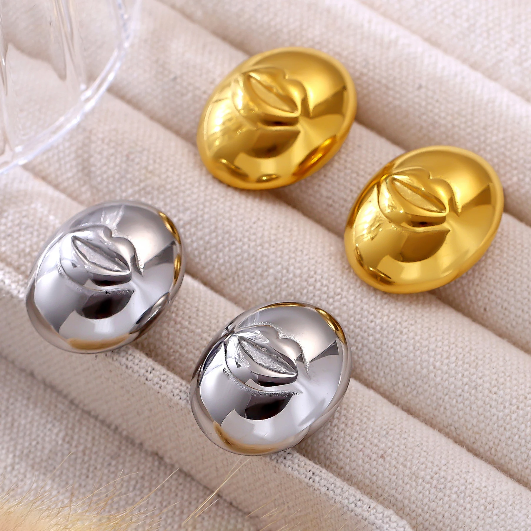 

eye-catcher Vintage Stainless Steel Earrings For Women Waterproof Gold Plated Smile Lips Luxury Ear Stud OL Jewelry